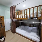 Lub Nai Hostel