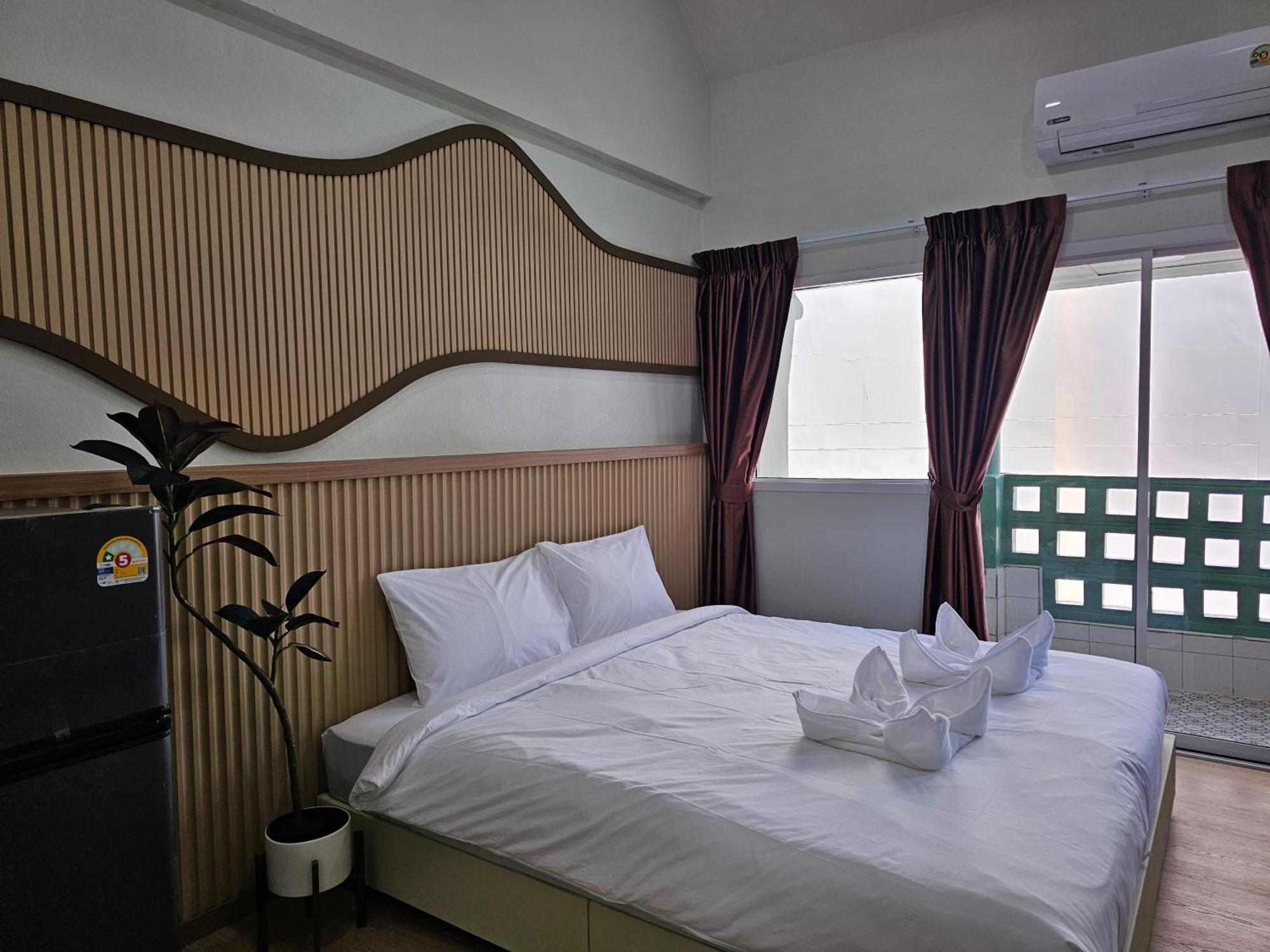 Lub Nai Hostel Patong